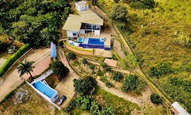HERMOSA CASA FINCA LA MESA