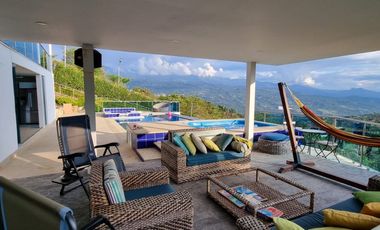 HERMOSA CASA FINCA LA MESA