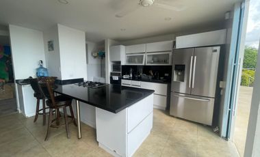 HERMOSA CASA FINCA LA MESA