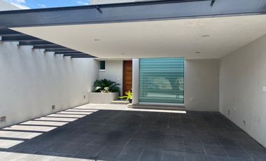 Casa en renta en Bosques del Refugio