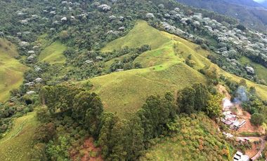 SE VENDE FINCA EN LA VIA TERMALES ARBELAEZ EN SANTA ROSA DE CABAL