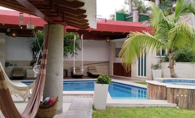 Hermosa casa en venta en condominio privado - Fracc. Colinas de Santa Fe, Xochitepec Mor.