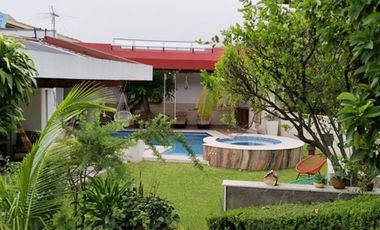 Hermosa casa en venta en condominio privado - Fracc. Colinas de Santa Fe, Xochitepec Mor.