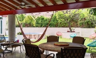 Hermosa casa en venta en condominio privado - Fracc. Colinas de Santa Fe, Xochitepec Mor.