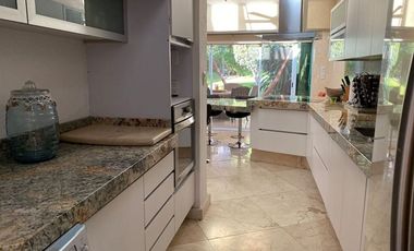 Hermosa casa en venta en condominio privado - Fracc. Colinas de Santa Fe, Xochitepec Mor.