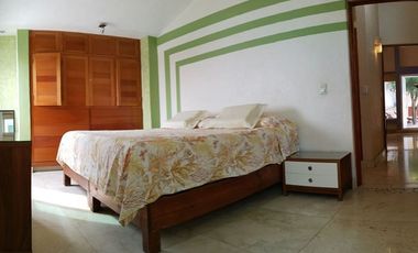 Hermosa casa en venta en condominio privado - Fracc. Colinas de Santa Fe, Xochitepec Mor.