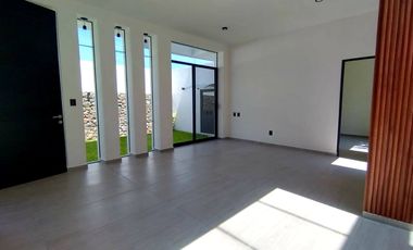 Casa sola con alberca en fracc. Granjas Mérida de Temixco