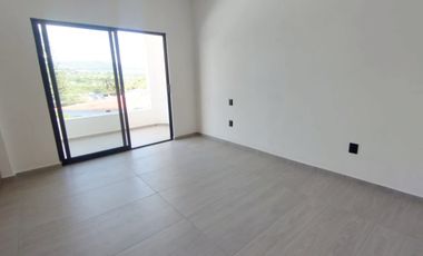 Casa sola con alberca en fracc. Granjas Mérida de Temixco