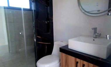 Casa sola con alberca en fracc. Granjas Mérida de Temixco