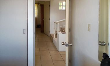 Casa de 3 niveles, en Senderos del Lago