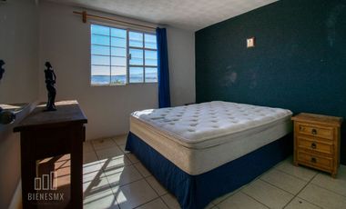 Casa de 3 niveles, en Senderos del Lago