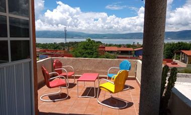 Casa de 3 niveles, en Senderos del Lago