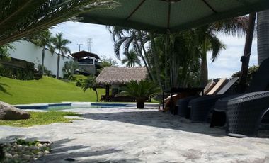 Preciosa Casa en venta en Club de Golf Santa Fe