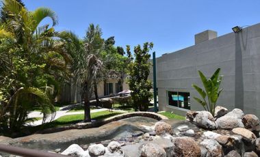 Bonita casa en venta - Fraccionamiento Club de Golf Santa Fe, Xochitepec, Morelos