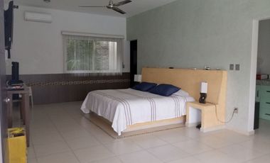 Bonita casa en venta - Fraccionamiento Club de Golf Santa Fe, Xochitepec, Morelos