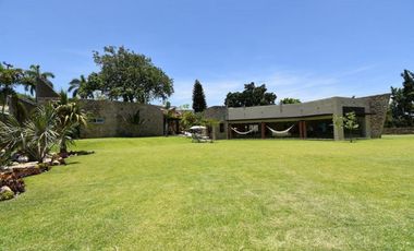 Bonita casa en venta - Fraccionamiento Club de Golf Santa Fe, Xochitepec, Morelos