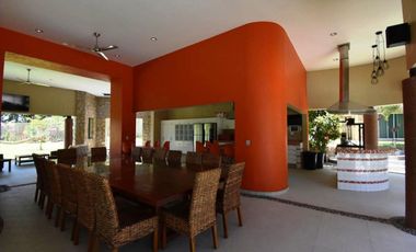 Bonita casa en venta - Fraccionamiento Club de Golf Santa Fe, Xochitepec, Morelos