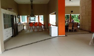 Bonita casa en venta - Fraccionamiento Club de Golf Santa Fe, Xochitepec, Morelos