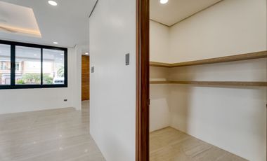 374sqm 4BR House and Lot in The Orchard Golf and Country Club