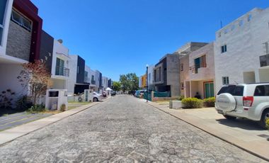 CASA RENTA 3 RECAMARAS CERCA JABIL, CUCEA Y PERIFERICO NORTE