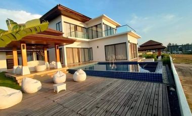 Majestic seaview 3 bedrooms luxury penthouse with private pool for rent in Nongthale, Krabi