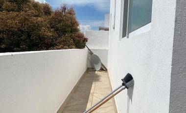 HERMOSA CASA EN EL MIRADOR FRENTE DE ZONA DE COMERCIO, HEB, COLEGIOS, ETC