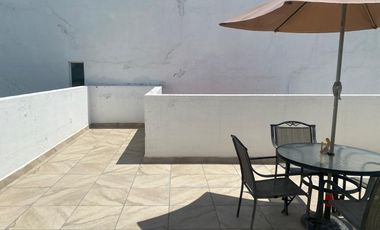 HERMOSA CASA EN EL MIRADOR FRENTE DE ZONA DE COMERCIO, HEB, COLEGIOS, ETC