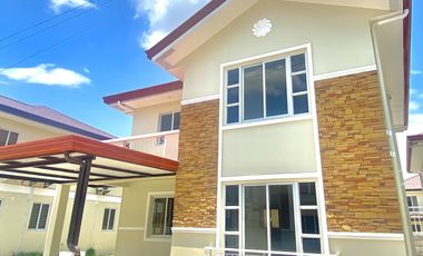 For Sale House and Lot 4-Bedroom With 2 Carport In Solana Casa Real Pampanga