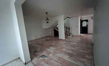 CASA EN RENTA - JARDINES DE IRAPUATO. IRAPUATO, GTO