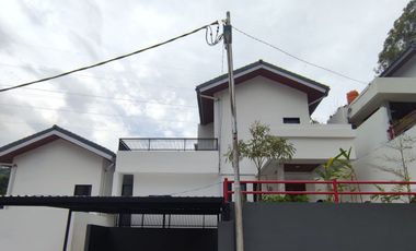 Rumah Balcony Cipageran, Baru 2 LANTAI Japanese, Mewah Harga Murah di Kota Cimahi Utara, Jual Dijual