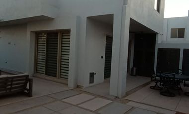 Vendo Casa en Fraccionamiento Rivello Modelo Catania con terreno excedente en Hermosillo Sonora
