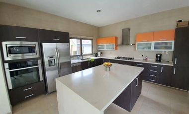 casa en venta en sierra azul terminada con alberca