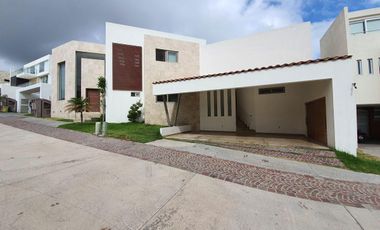 casa en venta en sierra azul terminada con alberca