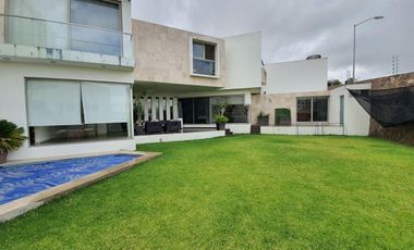 casa en venta en sierra azul terminada con alberca