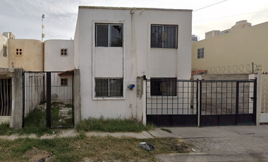 Casa en calle García Ortiz, Amistad, Torreón, Coahuila de Zaragoza, México. ¡NO CRÉDITOS!