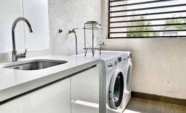 Amoblado, Impecable, Central En La Dehesa