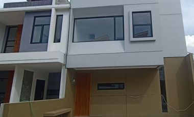 Rumah EL Cihanjuang,Baru 2/1 LANTAI Mewah Harga Murah Dekat Kota Cimahi di Bandung Barat Jual Dijual