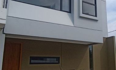 Rumah EL Cihanjuang,Baru 2/1 LANTAI Mewah Harga Murah Dekat Kota Cimahi di Bandung Barat Jual Dijual