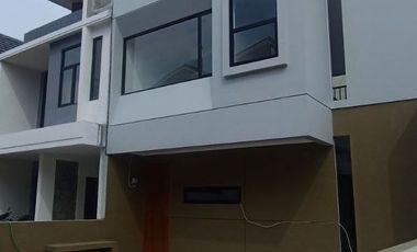 Rumah EL Cihanjuang,Baru 2/1 LANTAI Mewah Harga Murah Dekat Kota Cimahi di Bandung Barat Jual Dijual