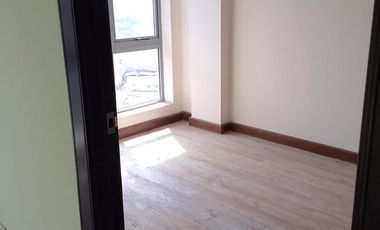 Eastbay Residences facing amenities 80K/sqm!