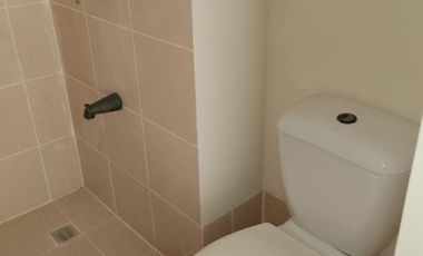 Eastbay Residences facing amenities 80K/sqm!