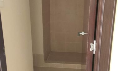 Eastbay Residences facing amenities 80K/sqm!