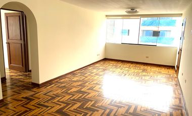 Venta Departamento De 202M2, En Santiago De Surco !!!