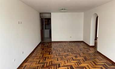 Venta Departamento De 202M2, En Santiago De Surco !!!
