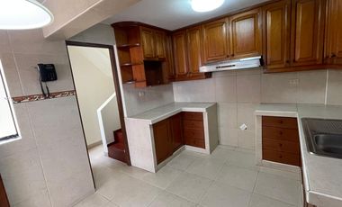 Venta Departamento De 202M2, En Santiago De Surco !!!