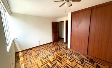 Venta Departamento De 202M2, En Santiago De Surco !!!