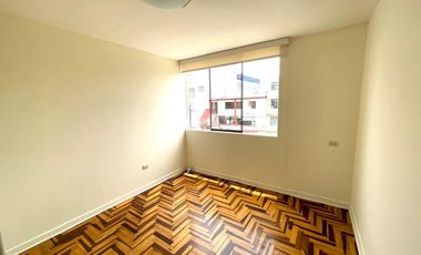 Venta Departamento De 202M2, En Santiago De Surco !!!