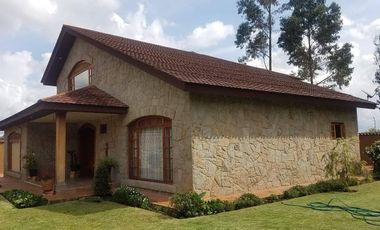 Hermosa CASA en venta en CUENCA sector rio amarillo sayausi san sebastian