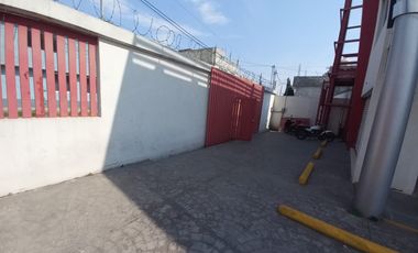 EDIFICIO COMERCIAL EN RENTA POR PISOS EN TOLUCA SOBRE LAS TORRES. GRAN UBICACIÓN