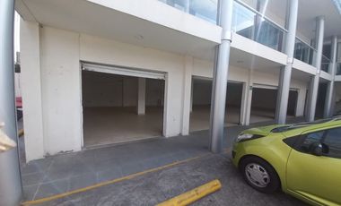EDIFICIO COMERCIAL EN RENTA POR PISOS EN TOLUCA SOBRE LAS TORRES. GRAN UBICACIÓN